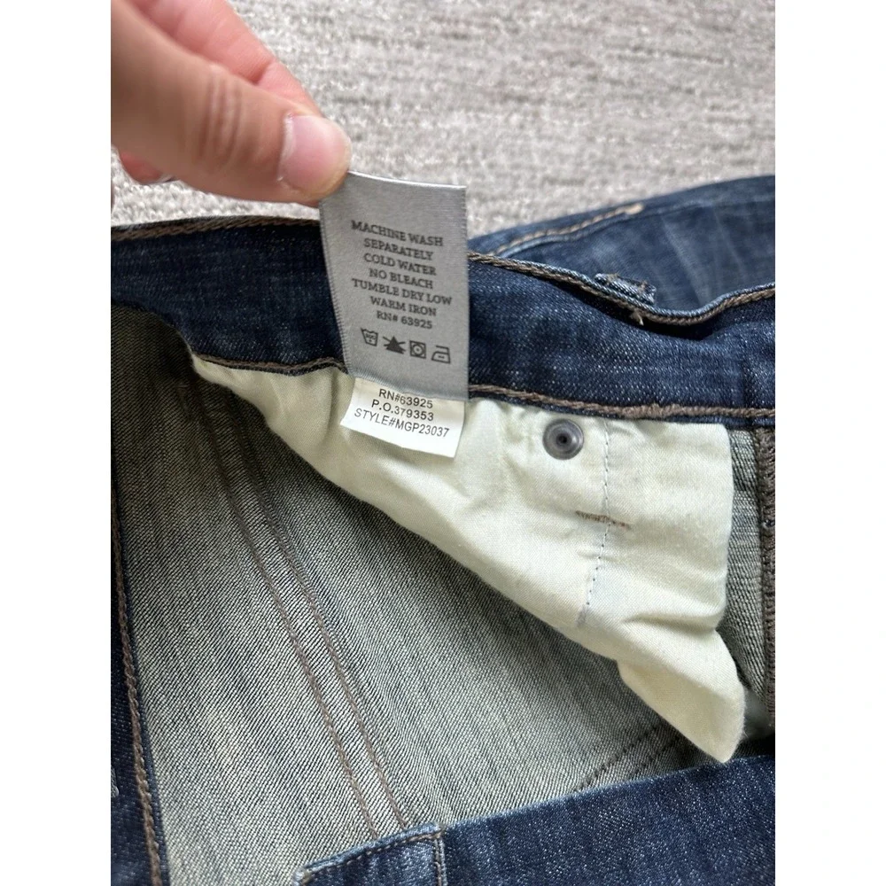 BKE Tyler Jeans Mens 32R (Fits 32x32) Blue Straight Leg Distressed Denim Stitch